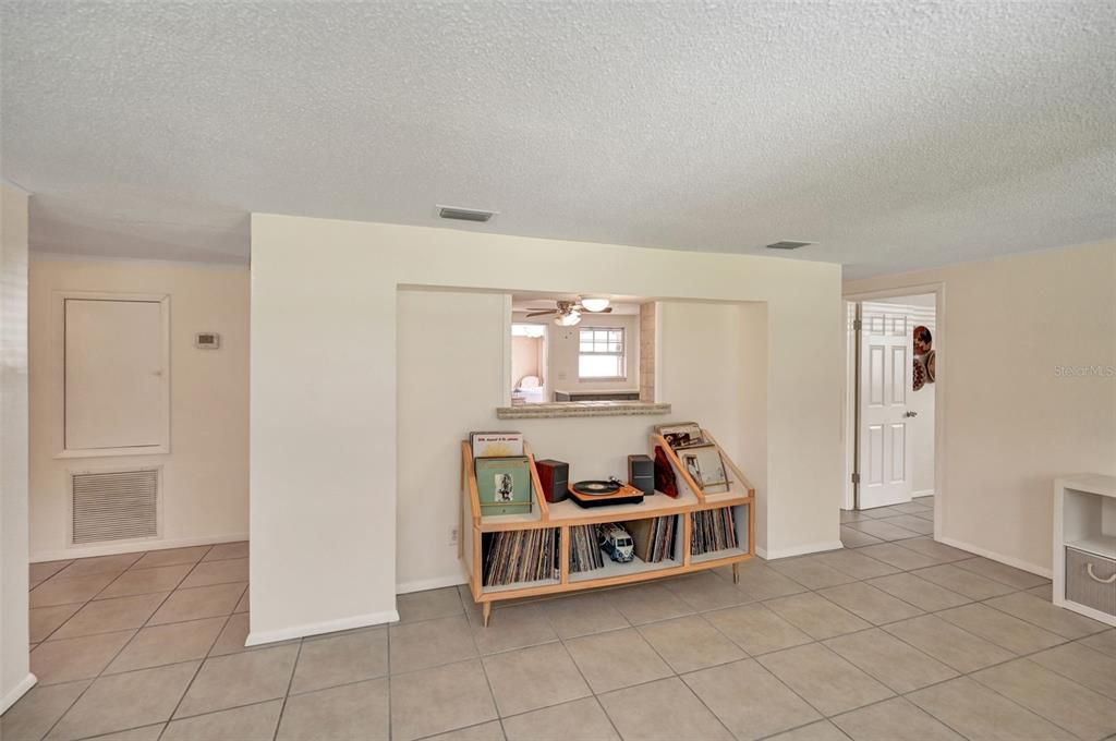 For Sale: $312,500 (3 beds, 2 baths, 1688 Square Feet)