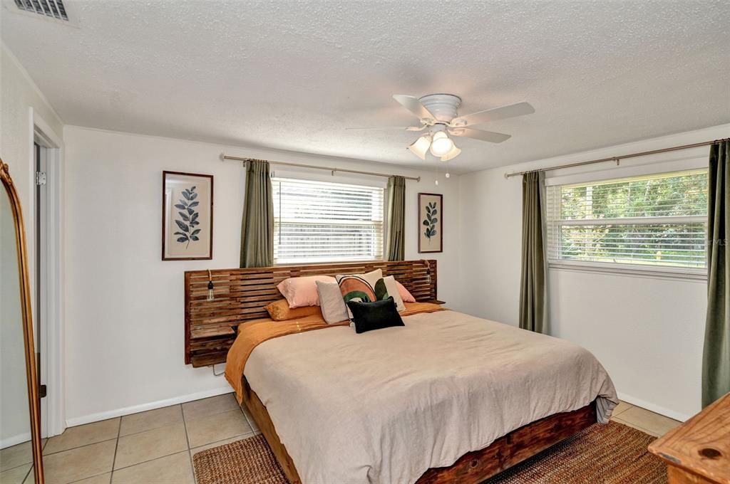 For Sale: $312,500 (3 beds, 2 baths, 1688 Square Feet)