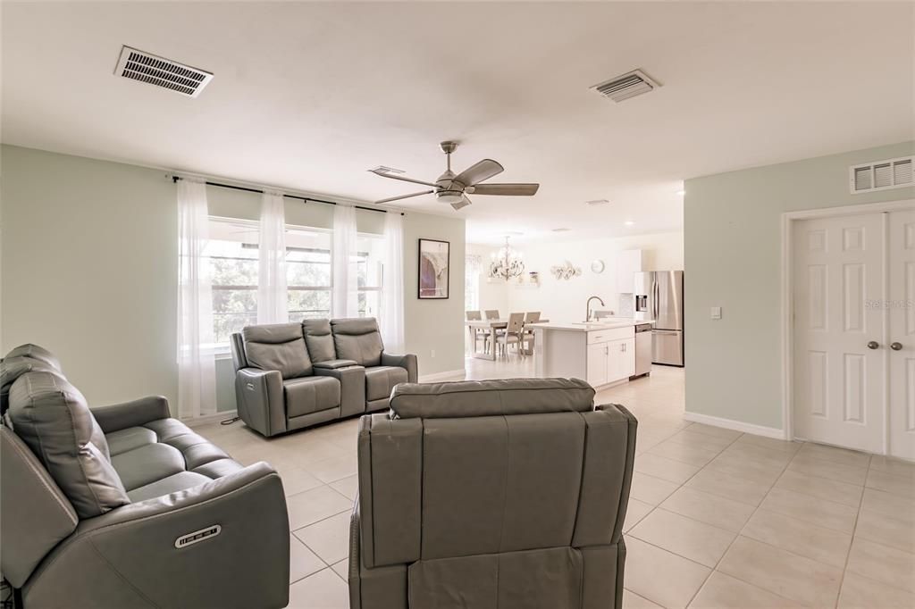 For Sale: $474,900 (3 beds, 2 baths, 2000 Square Feet)