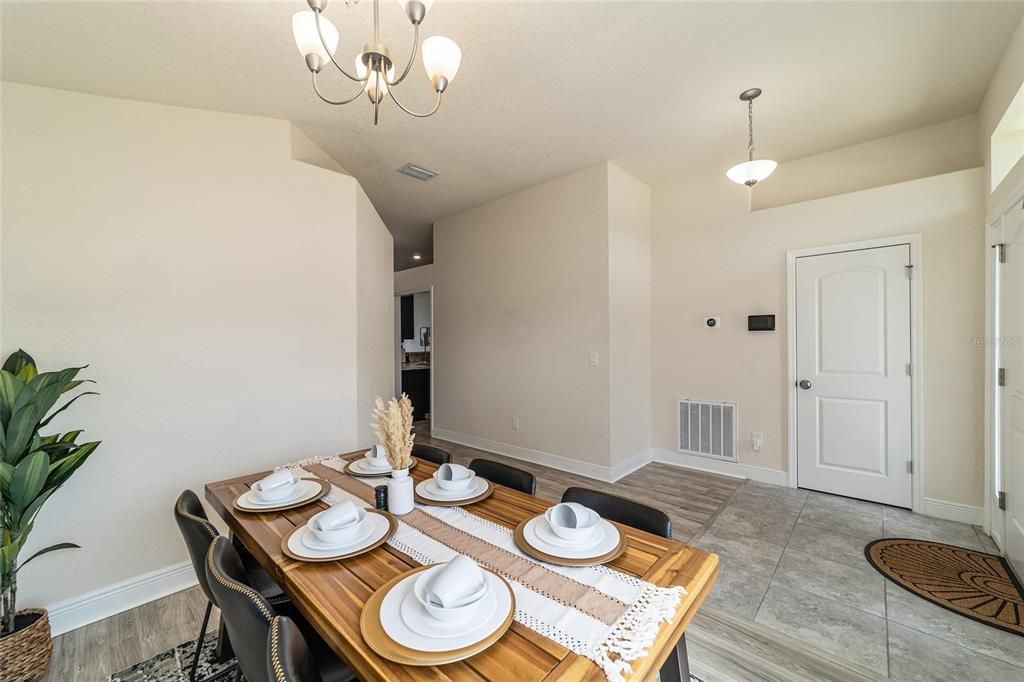 Active With Contract: $269,900 (3 beds, 2 baths, 1492 Square Feet)