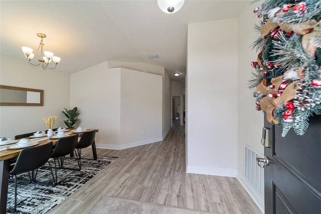 Active With Contract: $269,900 (3 beds, 2 baths, 1492 Square Feet)