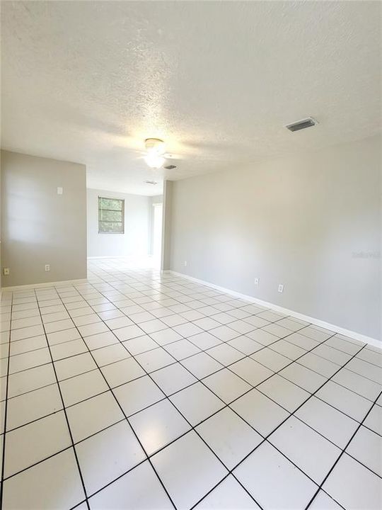 For Sale: $194,900 (2 beds, 1 baths, 780 Square Feet)