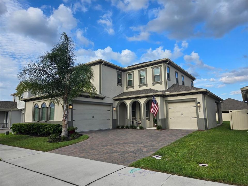 Active With Contract: $699,000 (4 beds, 3 baths, 3083 Square Feet)