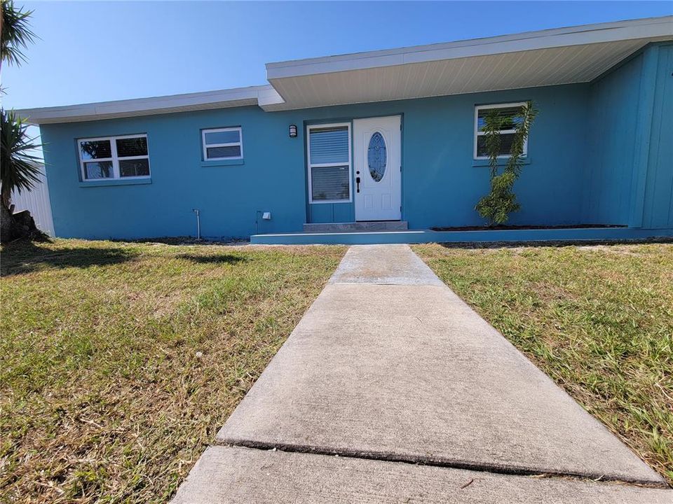 Active With Contract: $250,000 (3 beds, 2 baths, 1278 Square Feet)