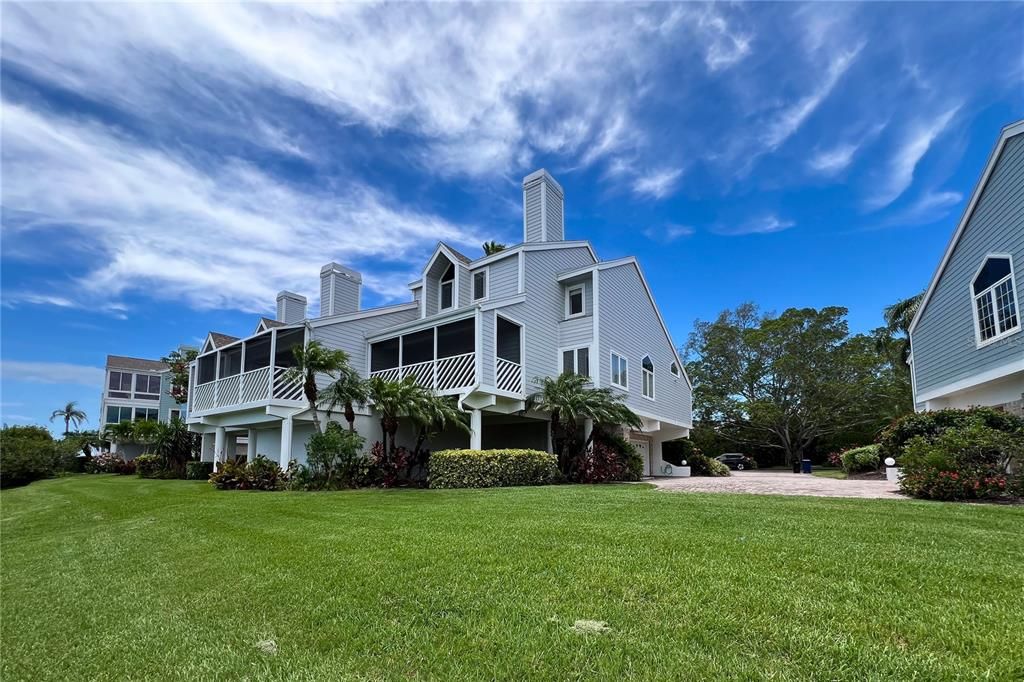 For Sale: $845,000 (2 beds, 2 baths, 2321 Square Feet)