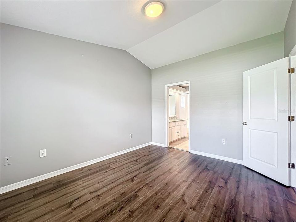 For Sale: $282,900 (3 beds, 2 baths, 1117 Square Feet)