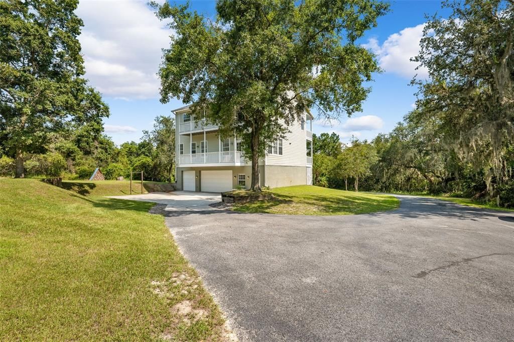 For Sale: $734,900 (3 beds, 2 baths, 2481 Square Feet)