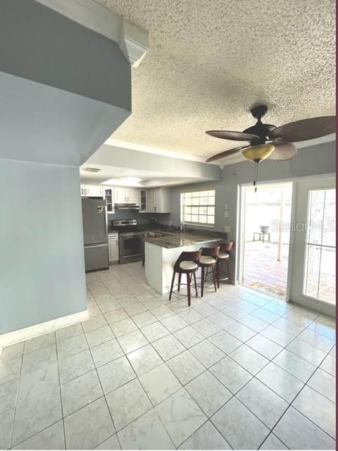 For Sale: $247,000 (2 beds, 1 baths, 1048 Square Feet)