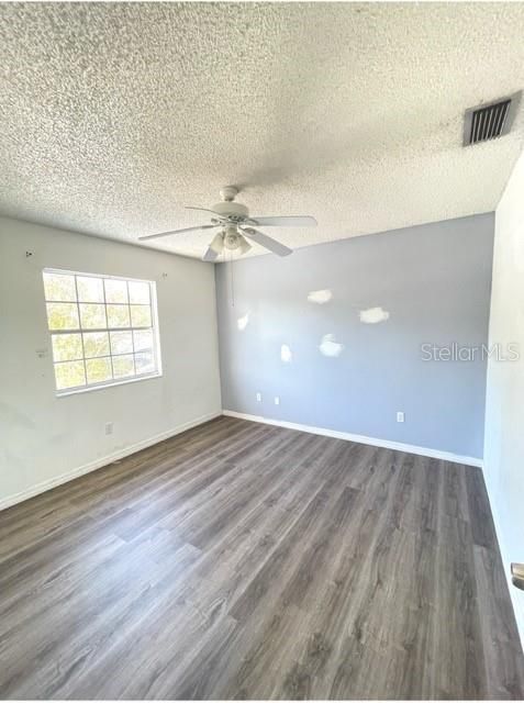 For Sale: $247,000 (2 beds, 1 baths, 1048 Square Feet)