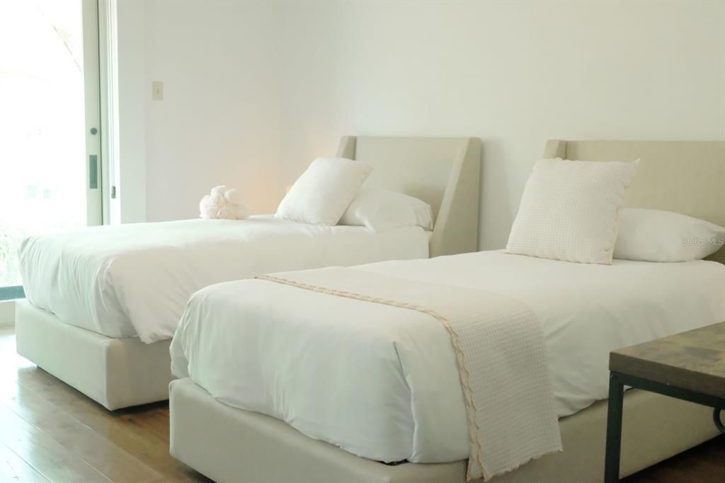 待售: $9,995,000 (6 贝兹, 7 浴室, 8704 平方英尺)