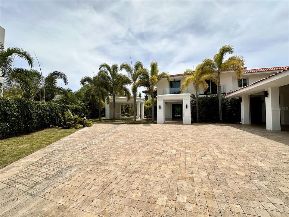 For Sale: $9,995,000 (6 beds, 7 baths, 8704 Square Feet)