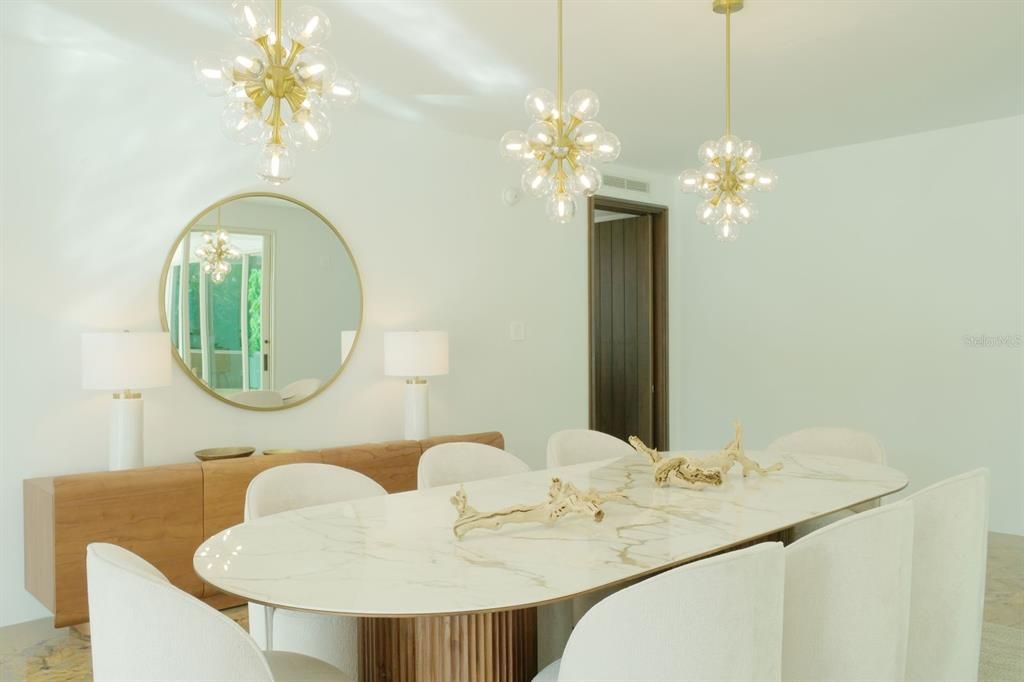 待售: $9,995,000 (6 贝兹, 7 浴室, 8704 平方英尺)