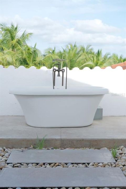 待售: $9,995,000 (6 贝兹, 7 浴室, 8704 平方英尺)