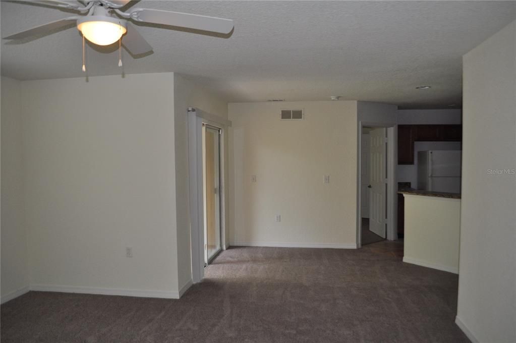 For Rent: $1,350 (2 beds, 2 baths, 951 Square Feet)