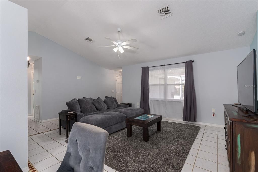 Active With Contract: $327,000 (3 beds, 2 baths, 1360 Square Feet)