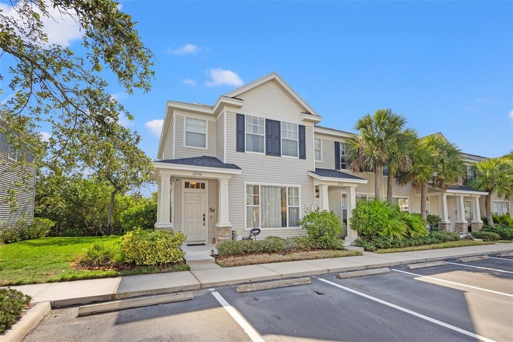 Recently Sold: $295,000 (2 beds, 1 baths, 1252 Square Feet)