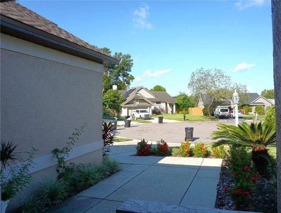 Active With Contract: $400,000 (4 beds, 2 baths, 1959 Square Feet)