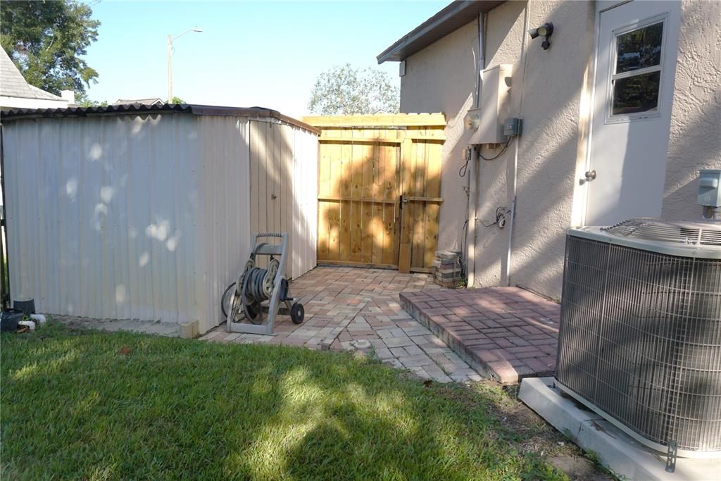 Active With Contract: $400,000 (4 beds, 2 baths, 1959 Square Feet)