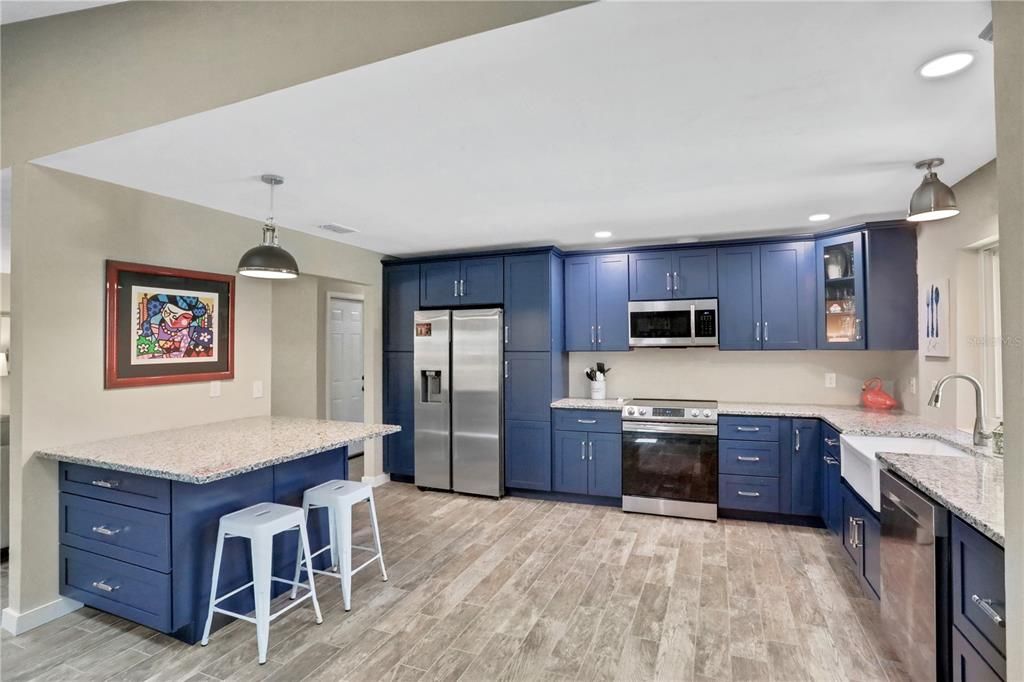 Active With Contract: $409,900 (3 beds, 2 baths, 1680 Square Feet)