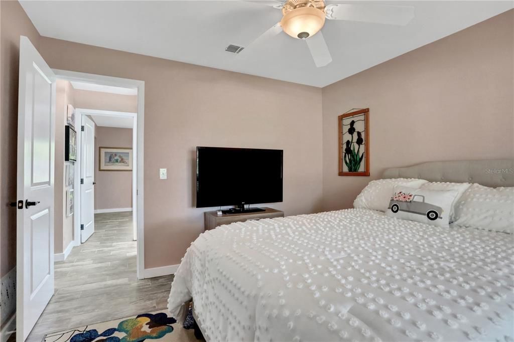 Active With Contract: $409,900 (3 beds, 2 baths, 1680 Square Feet)