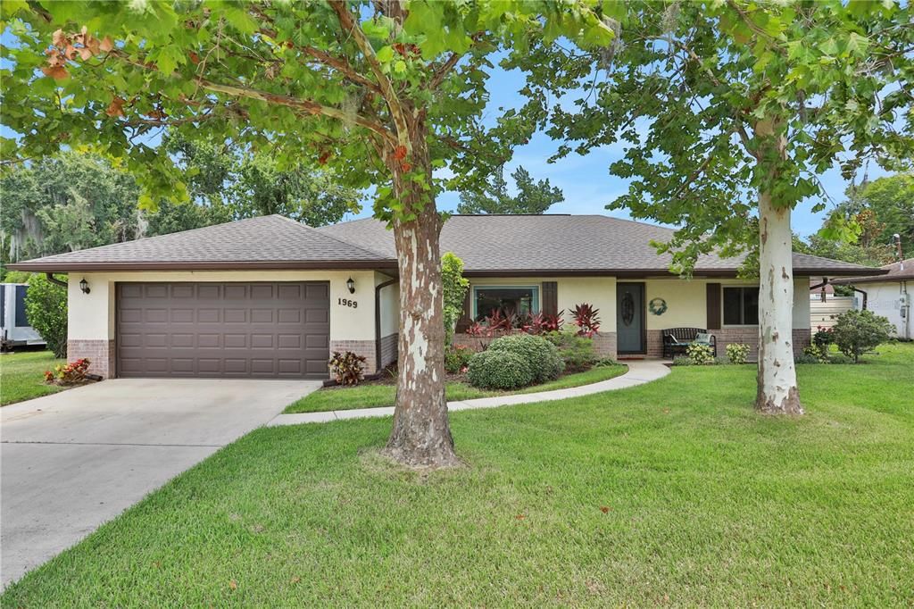 Active With Contract: $409,900 (3 beds, 2 baths, 1680 Square Feet)