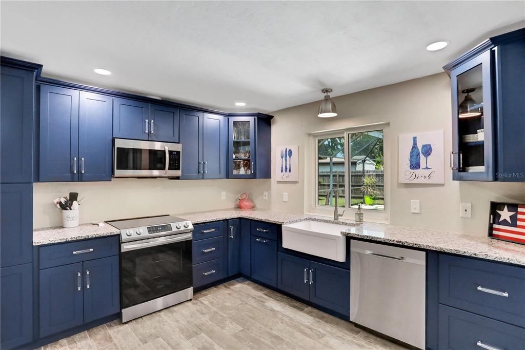 Active With Contract: $409,900 (3 beds, 2 baths, 1680 Square Feet)