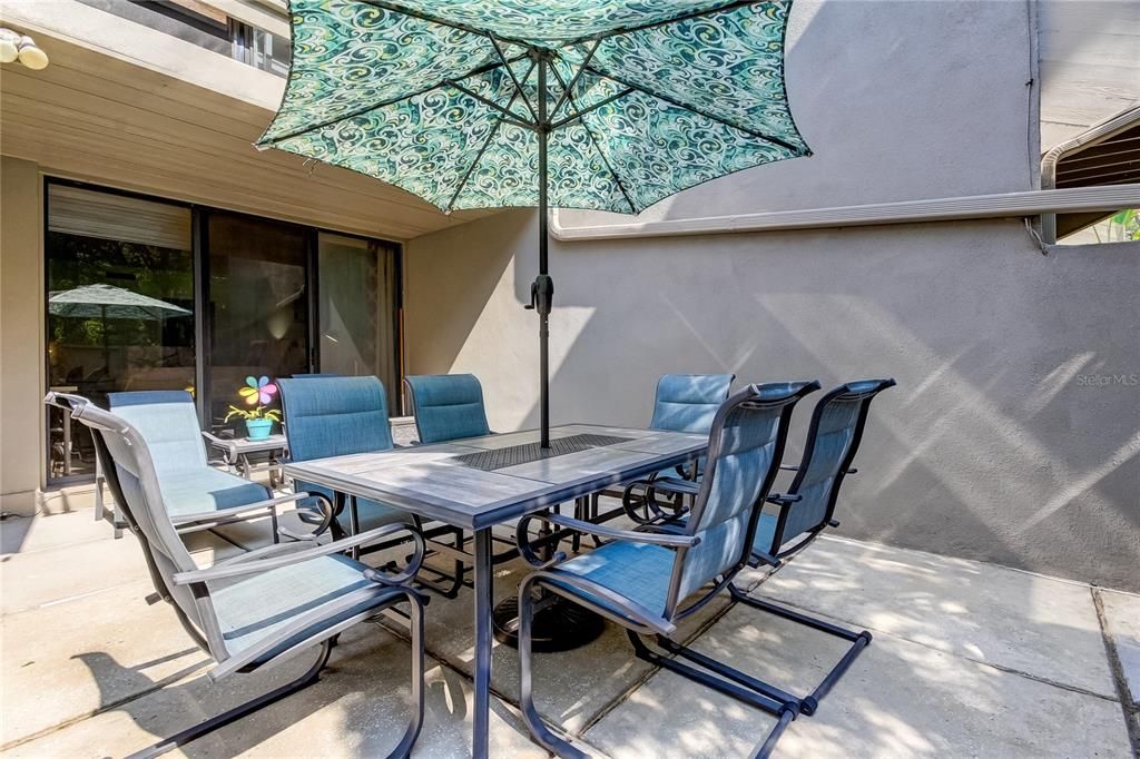 Active With Contract: $389,900 (2 beds, 2 baths, 1294 Square Feet)