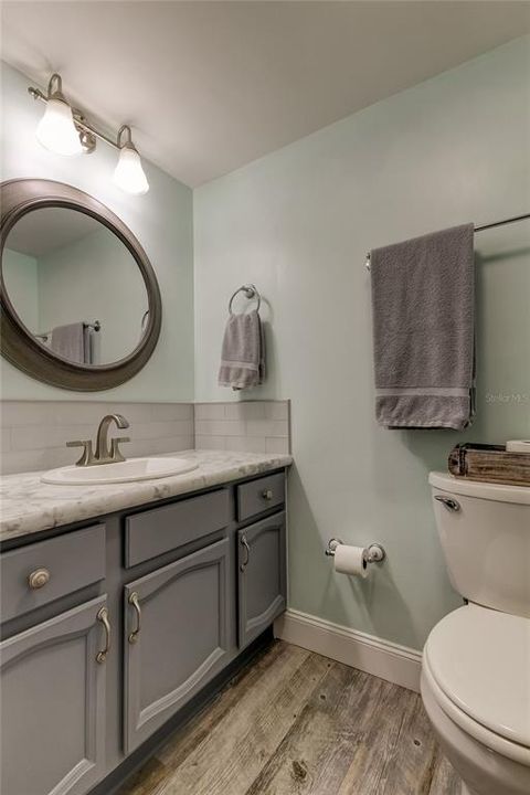 Active With Contract: $389,900 (2 beds, 2 baths, 1294 Square Feet)