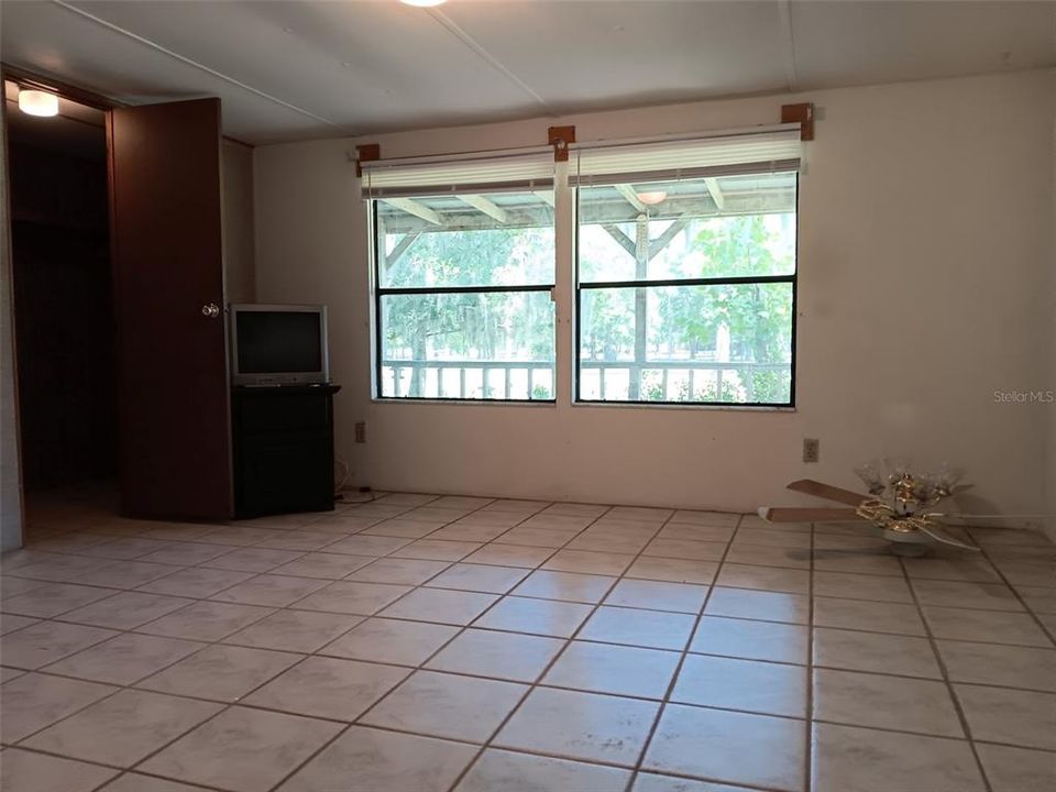 En Venta: $245,000 (3 camas, 2 baños, 1456 Pies cuadrados)