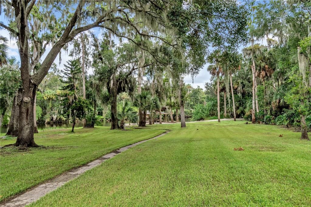 For Sale: $850,000 (3 beds, 2 baths, 2011 Square Feet)