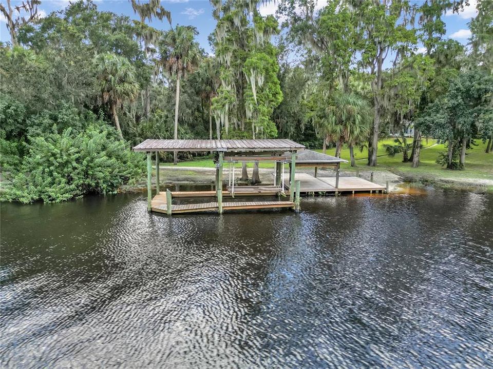 8,000 LB Boat lift