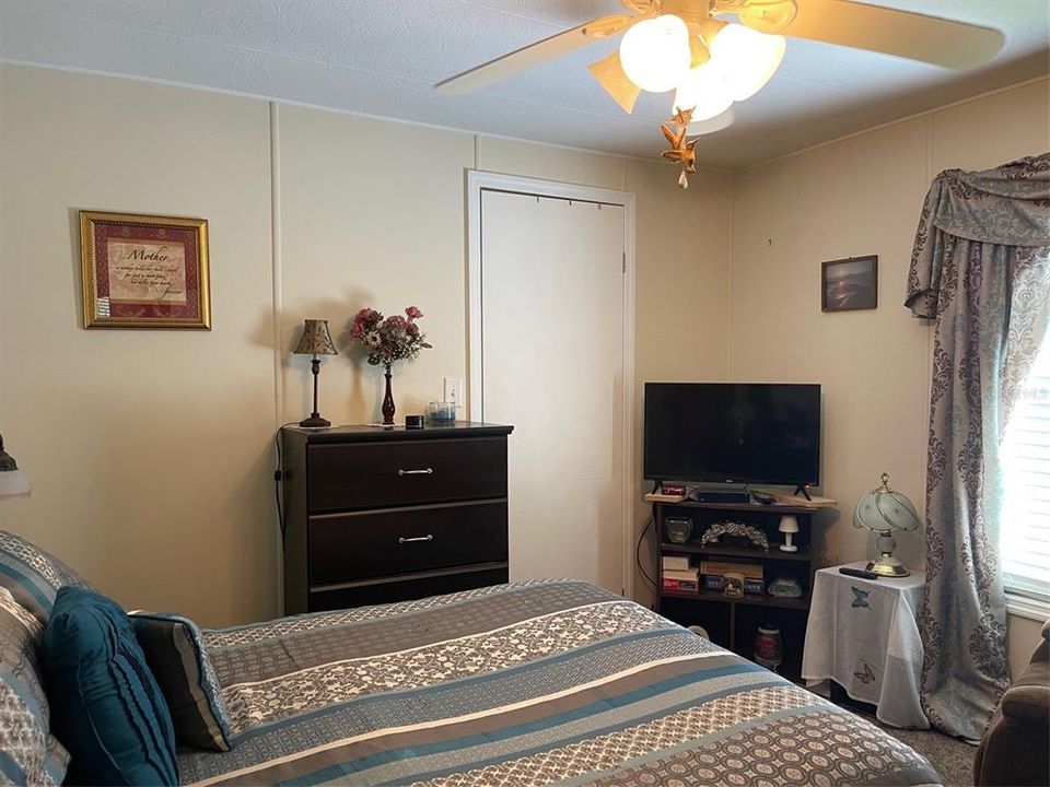 For Sale: $125,000 (2 beds, 2 baths, 1040 Square Feet)