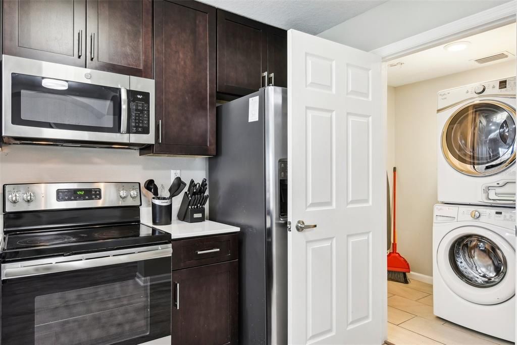 For Sale: $272,000 (2 beds, 2 baths, 1375 Square Feet)