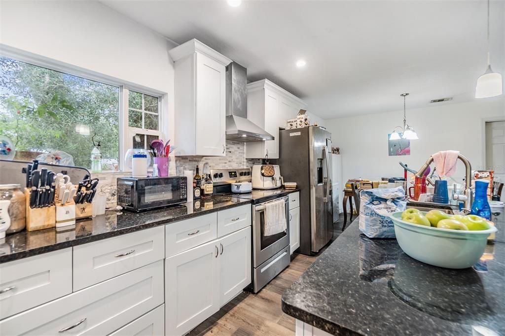 Kitchen -granite countertops