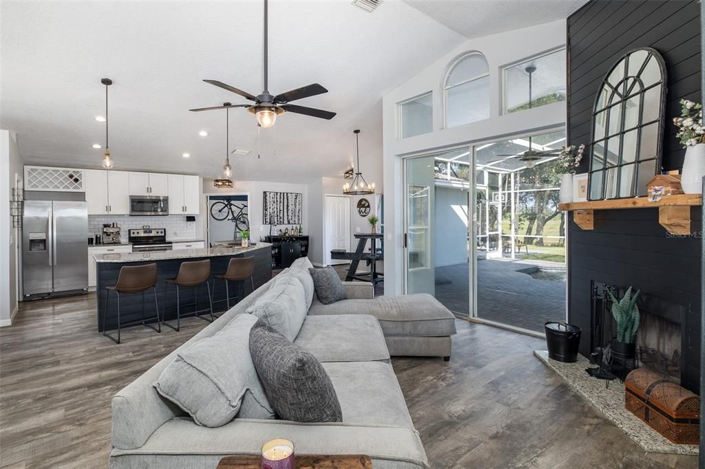 Active With Contract: $440,000 (3 beds, 2 baths, 1871 Square Feet)