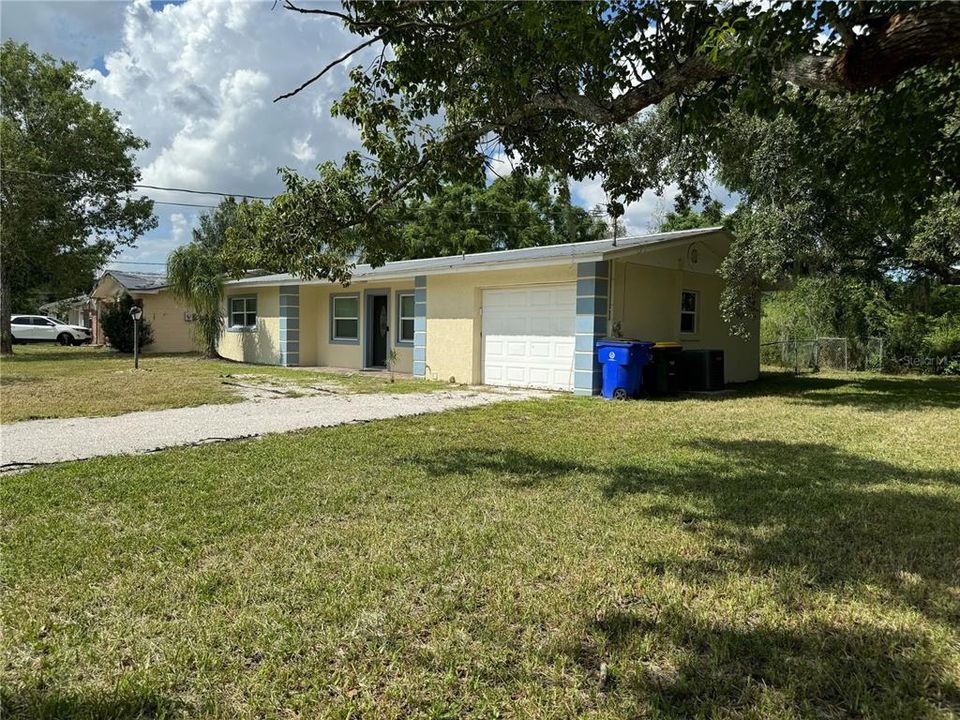 For Sale: $240,000 (3 beds, 2 baths, 1200 Square Feet)