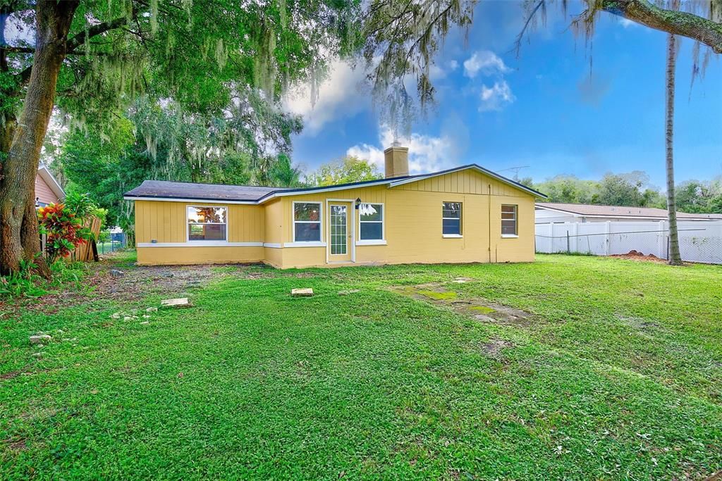 For Sale: $475,000 (3 beds, 2 baths, 1800 Square Feet)