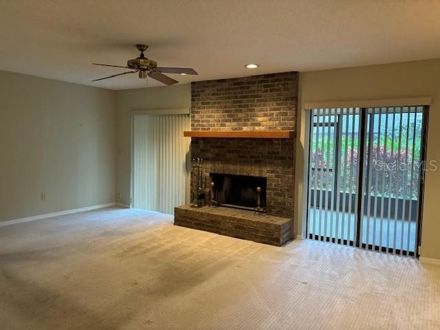 family room w/fireplace