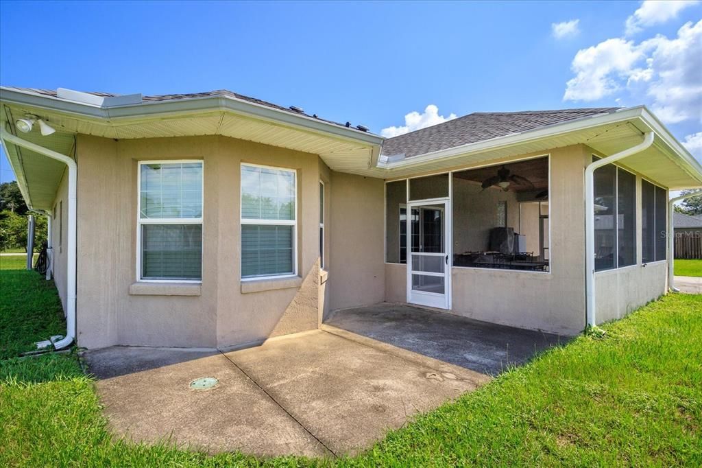 Active With Contract: $390,000 (3 beds, 2 baths, 2033 Square Feet)