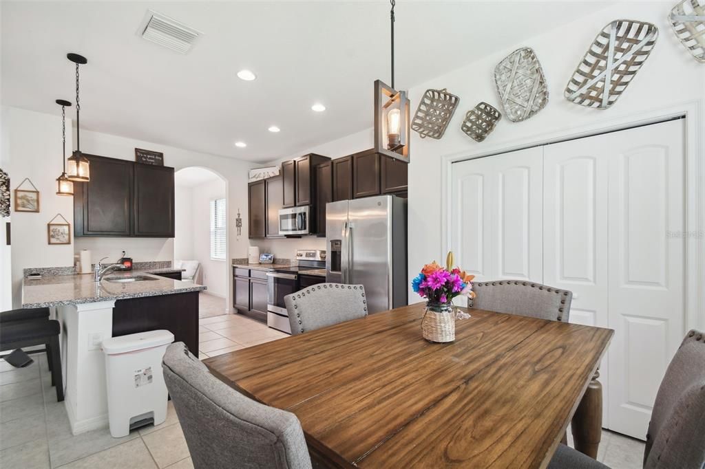 Active With Contract: $374,000 (3 beds, 2 baths, 1736 Square Feet)