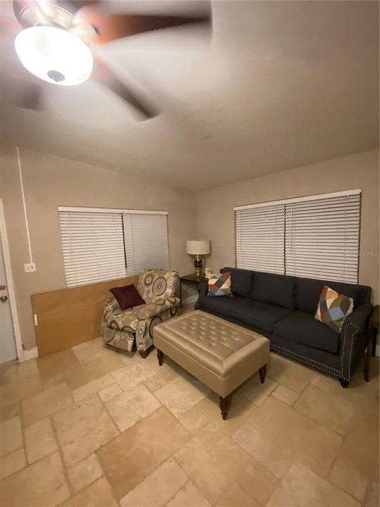 Active With Contract: $2,295 (2 beds, 1 baths, 1108 Square Feet)