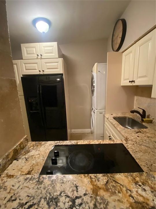 Active With Contract: $2,295 (2 beds, 1 baths, 1108 Square Feet)