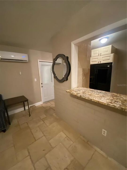 Active With Contract: $2,295 (2 beds, 1 baths, 1108 Square Feet)