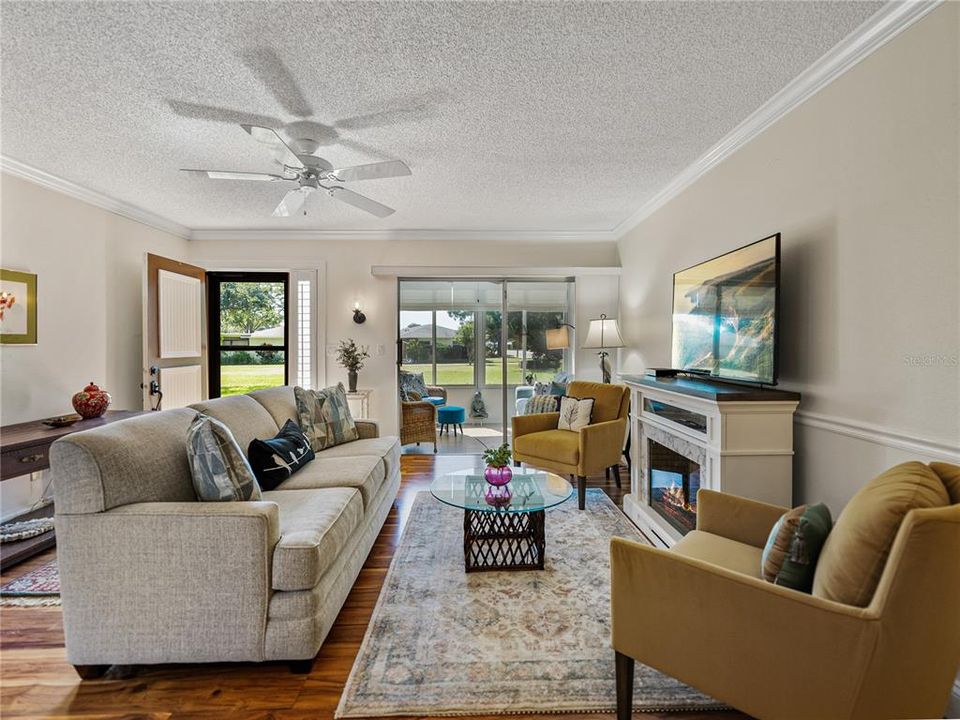 Crown molding & chair rail throughout the main living~