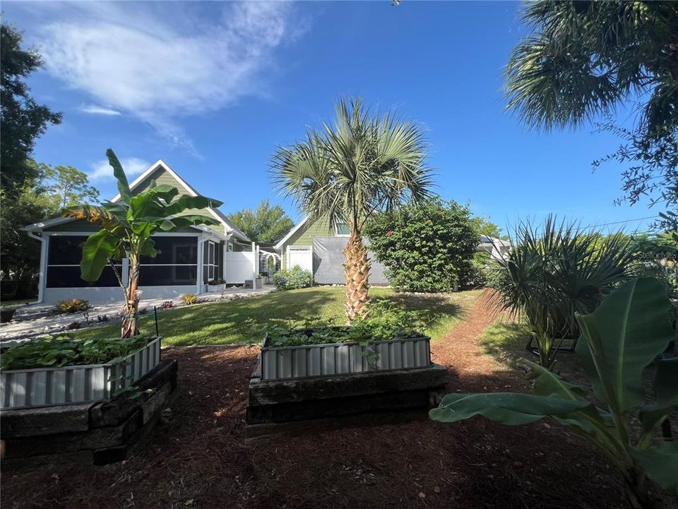 For Sale: $699,000 (4 beds, 2 baths, 1800 Square Feet)