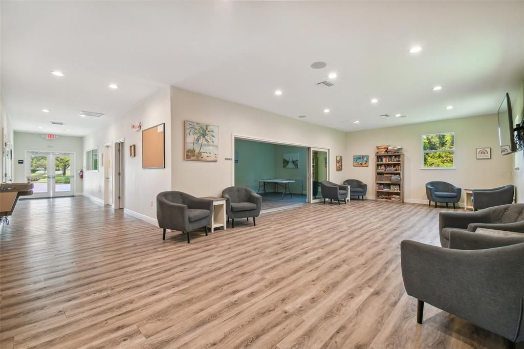 Active With Contract: $345,000 (3 beds, 2 baths, 1640 Square Feet)