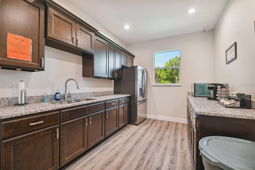 Active With Contract: $345,000 (3 beds, 2 baths, 1640 Square Feet)