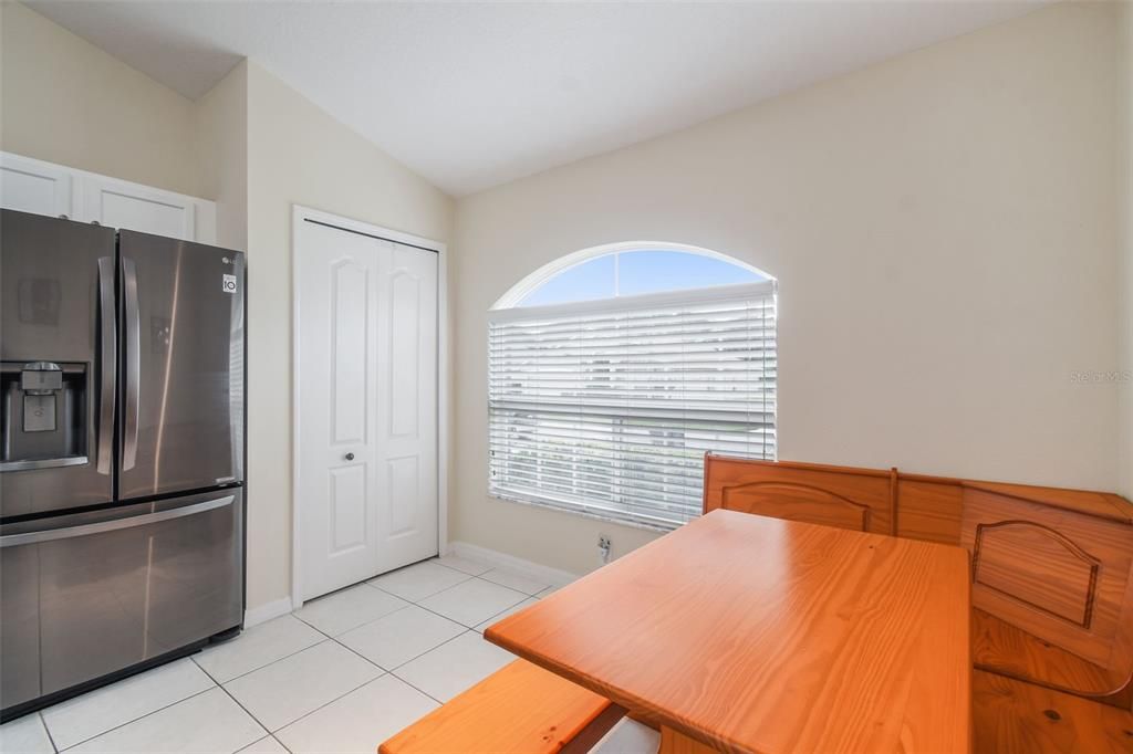 Active With Contract: $345,000 (3 beds, 2 baths, 1640 Square Feet)