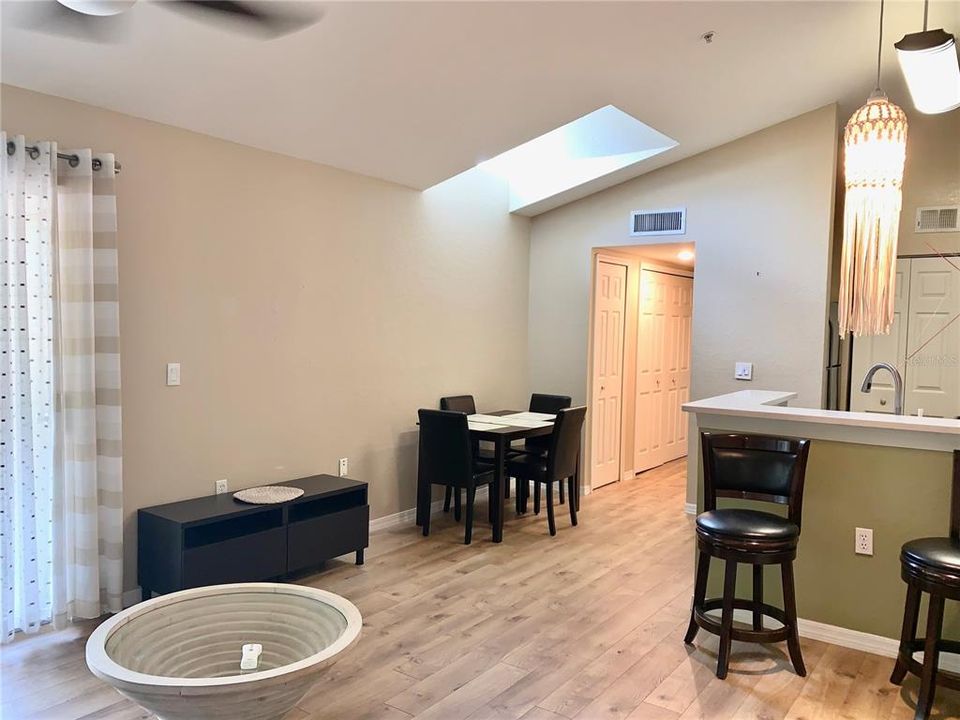 For Rent: $1,529 (1 beds, 1 baths, 619 Square Feet)