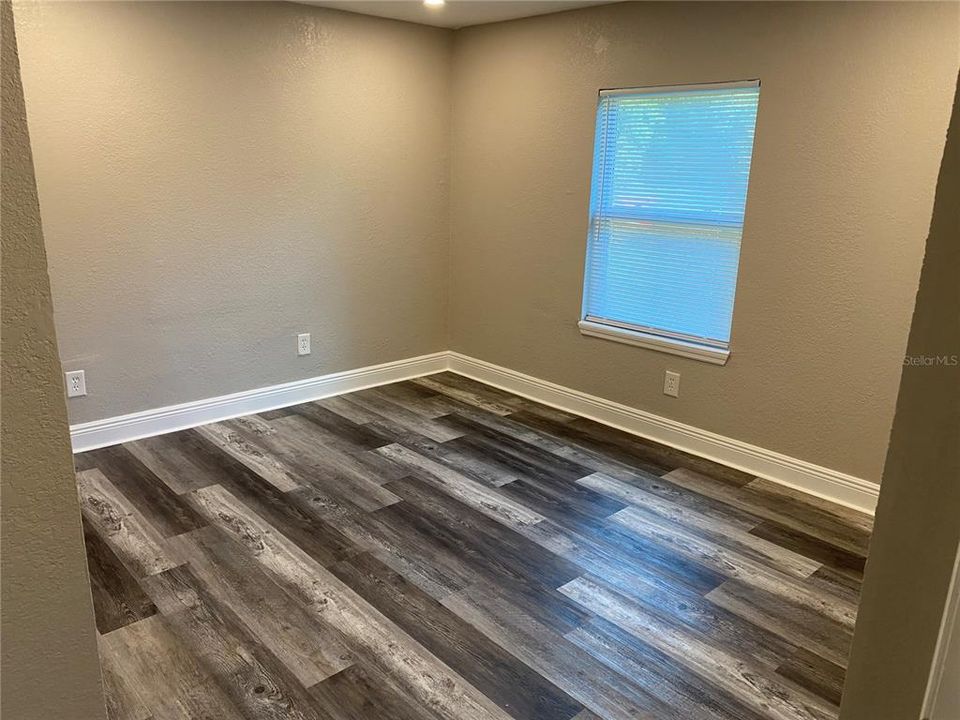 For Rent: $1,600 (3 beds, 2 baths, 829 Square Feet)